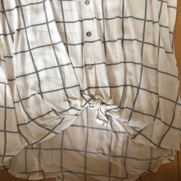 Button up blouse - Picture 3 of 4